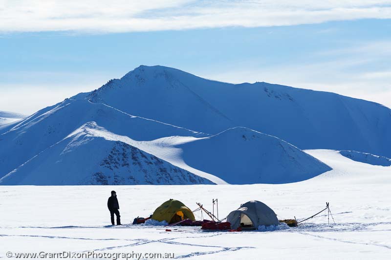 image of Bylot glacier camp 1