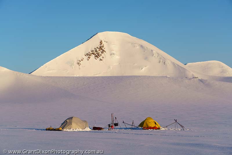 image of Bylot glacier camp 2
