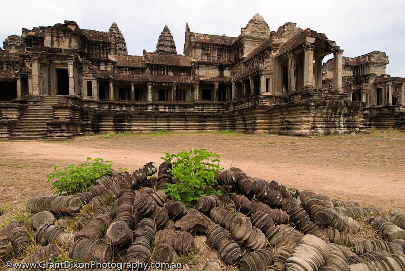 image of Angkor Wat pieces