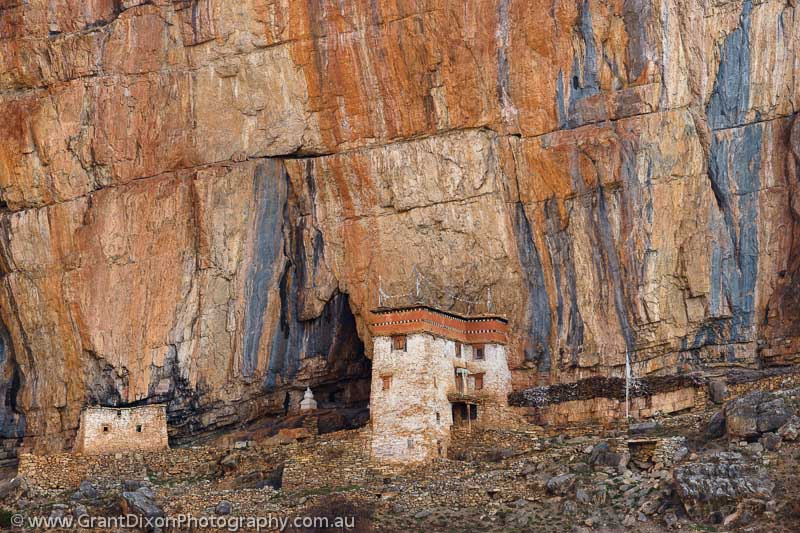 image of Tsakang cliff monastery 2