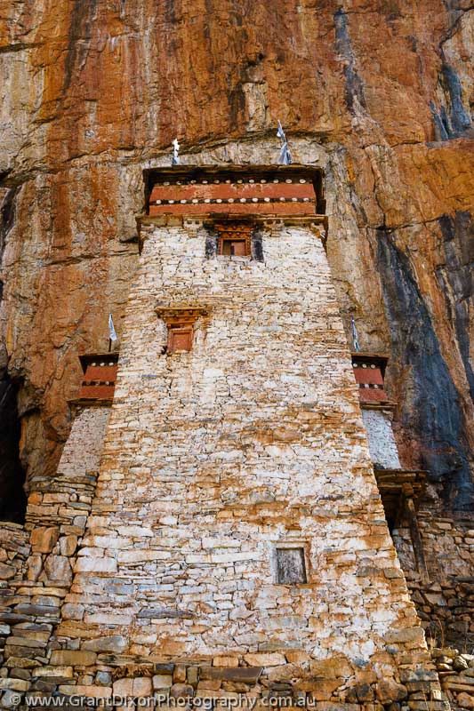 image of Tsakang cliff monastery 5