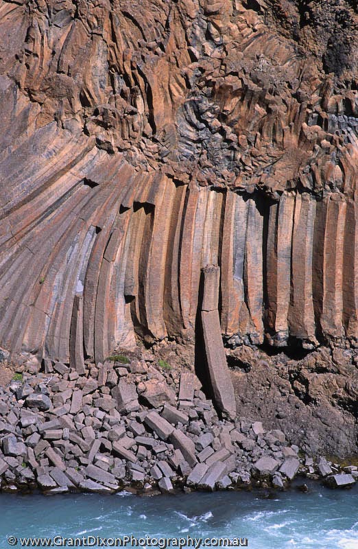 image of Iceland basalt columns 4