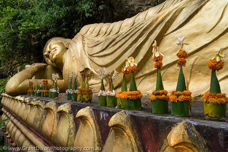 image of Phou Si reclining Buddha