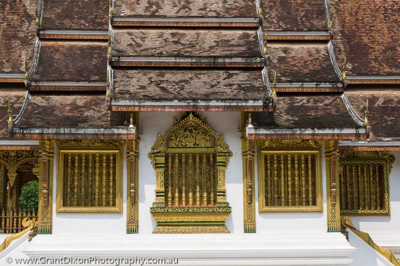 image of Wat Ho Pha Bang windows