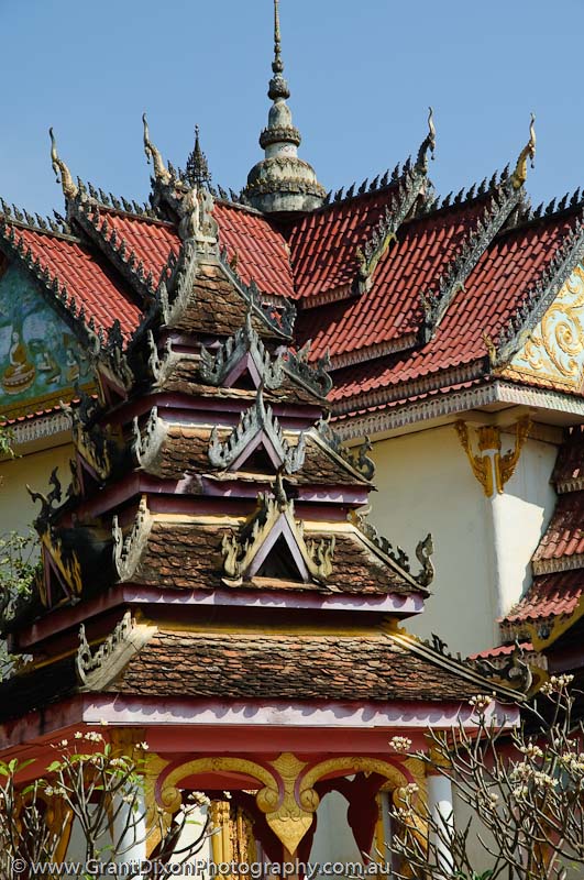 image of Wat Tham Fai roof 2