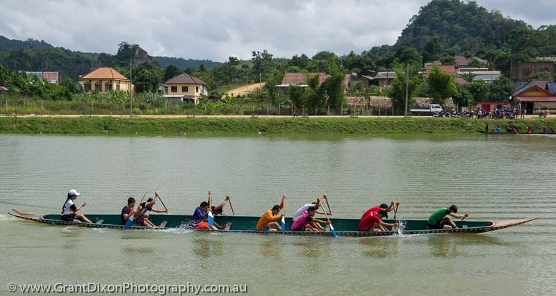 image of Viengxay boat race