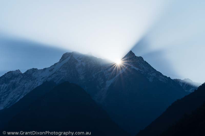 image of Chumling mountain sunburst