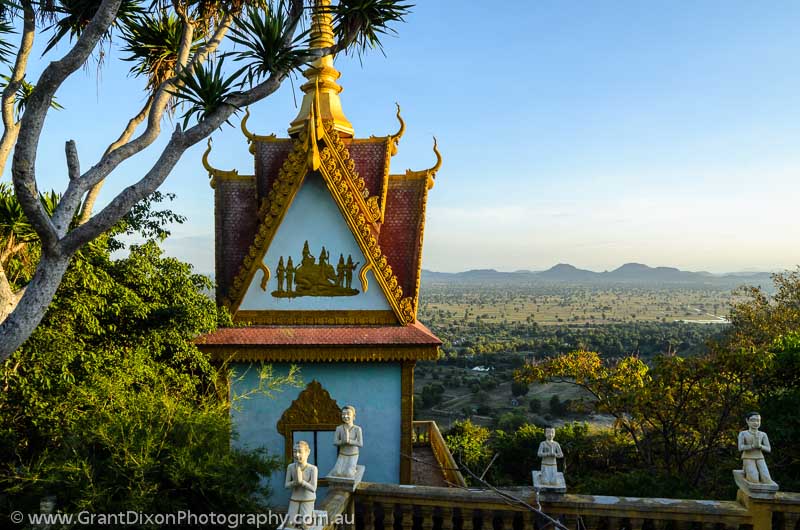 image of Phnom Sampeau pagoda 1