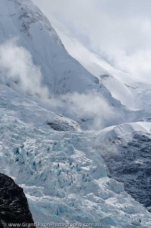 image of Makalu glacier