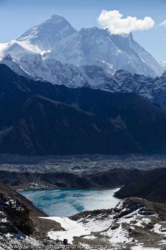 image of Everest from Renjo La 1