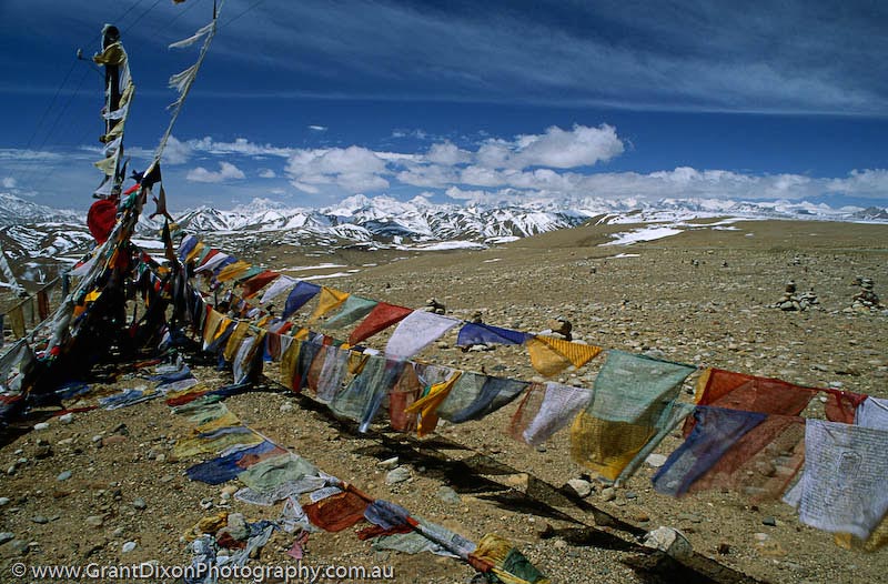 image of Prayer flags on pass 2