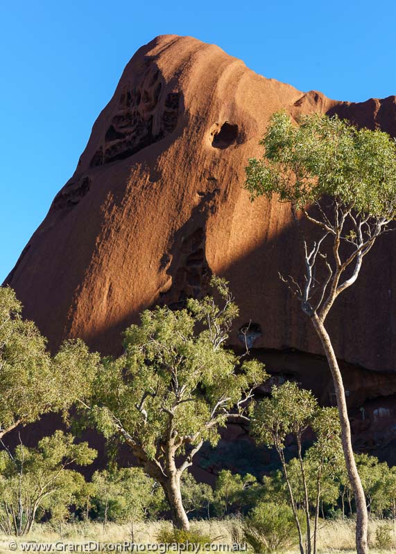 image of Uluru bluff