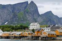 NORWAY, Nordland. Lofoten Islands, Moskenesoy. Rorbuer(fishermen's shacks), Hamnoya.